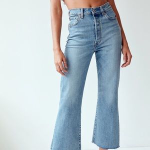 Levi’s Ribcage Crop Flare
